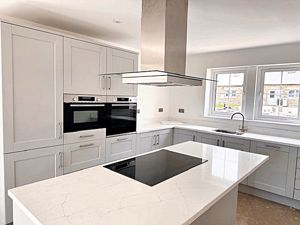 Kitchen- click for photo gallery